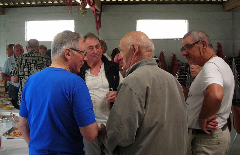 2012-06-27 15 Tous a l_apero.JPG